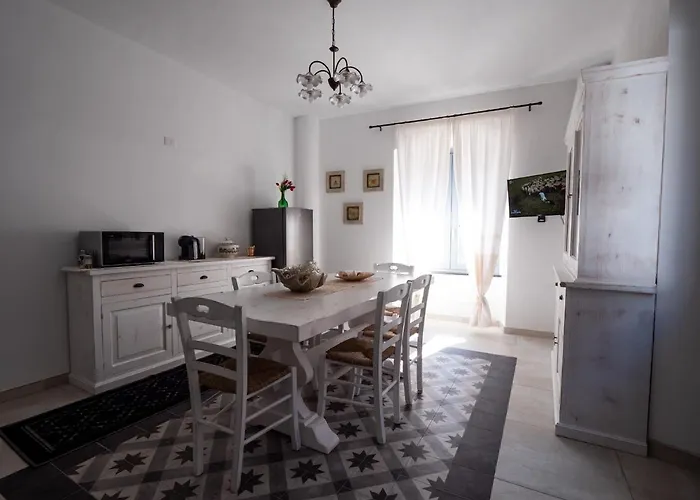 Konukevi Solki SantʼAntìoco